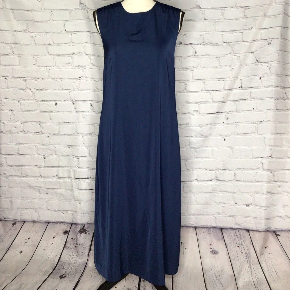 Veiled Collection Navy Blue Eva Essential Sleeveless Midi Dress Medium NWT